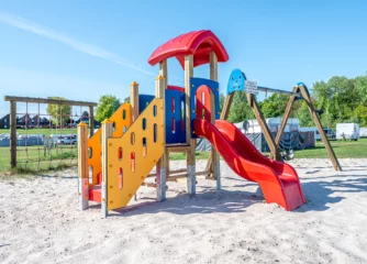 Spielgerät für Kinder auf dem Campingplatz Rennweide.